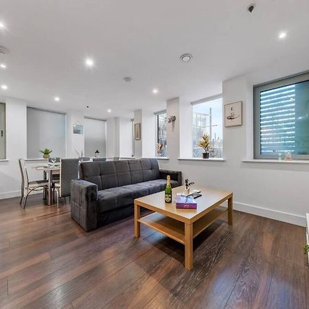 Sleep 7 20 Mins From London Waterloo Bp8 Apartment Ngoại thất bức ảnh