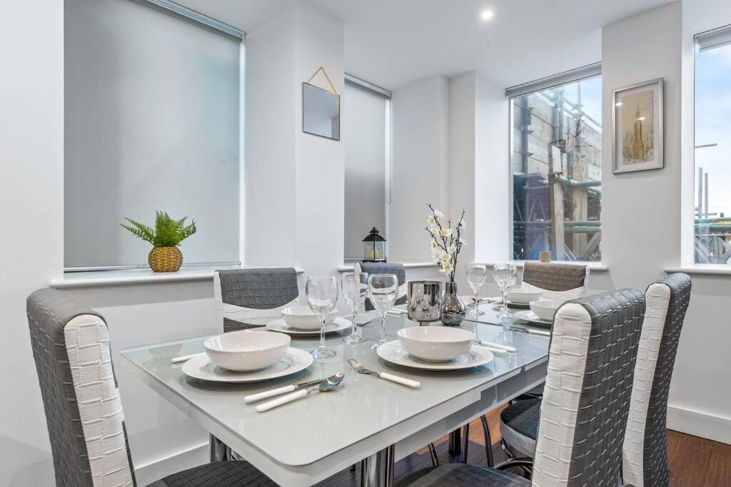Sleep 7 20 Mins From London Waterloo Bp8 Apartment Ngoại thất bức ảnh